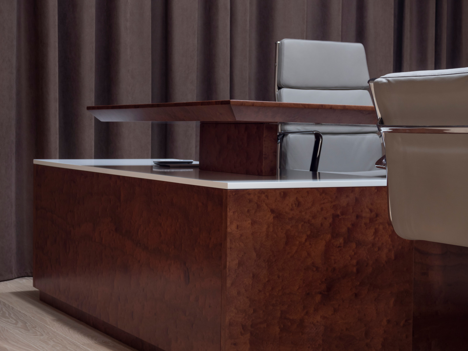 Комплексное оформление мебелью офиса компании РЕМИТ