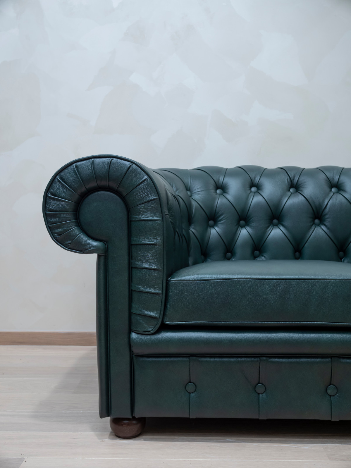 Комплексное оформление мебелью офиса компании РЕМИТ