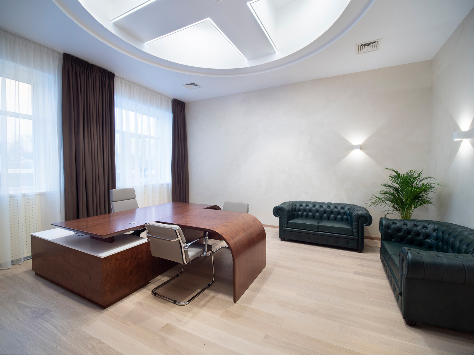 Комплексное оформление мебелью офиса компании РЕМИТ