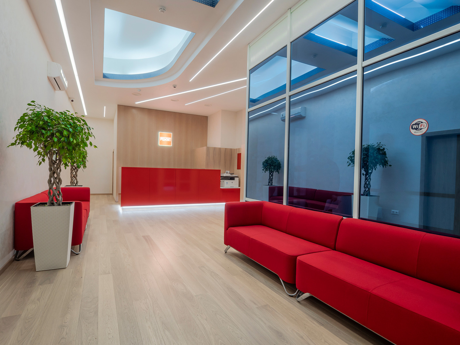 Комплексное оформление мебелью офиса компании РЕМИТ