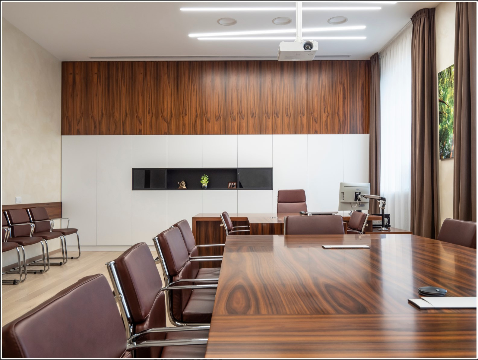 Комплексное оформление мебелью офиса компании РЕМИТ