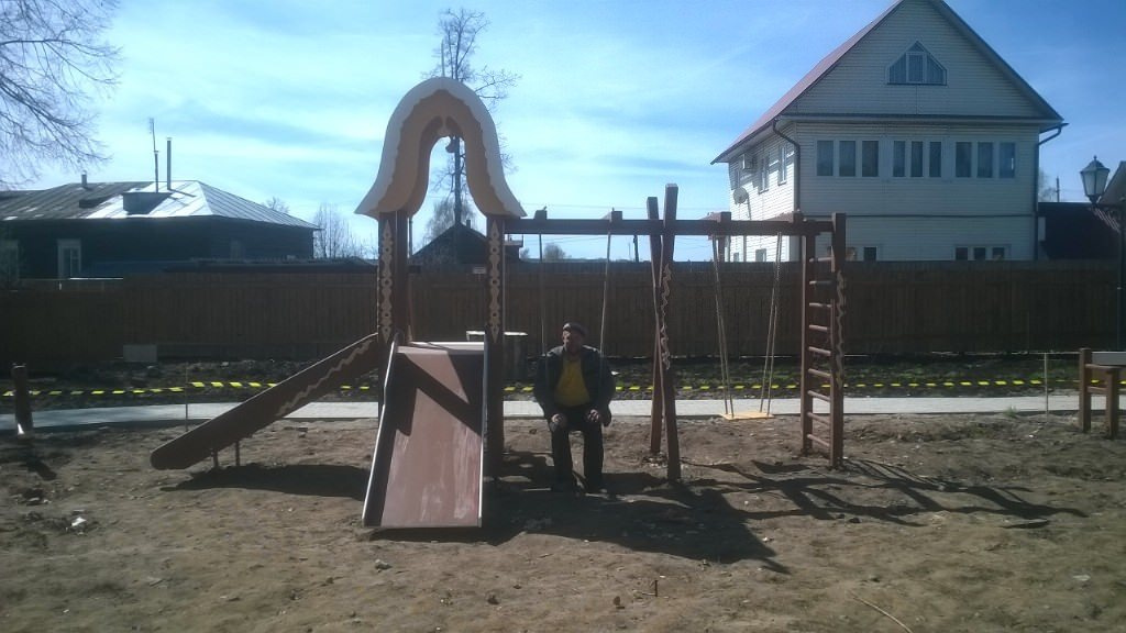 Бани, беседки, детские городки