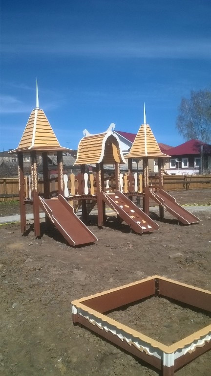 Бани, беседки, детские городки