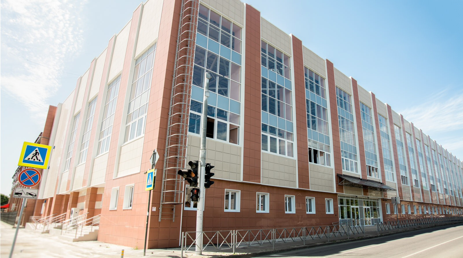 Легкоатлетический манеж