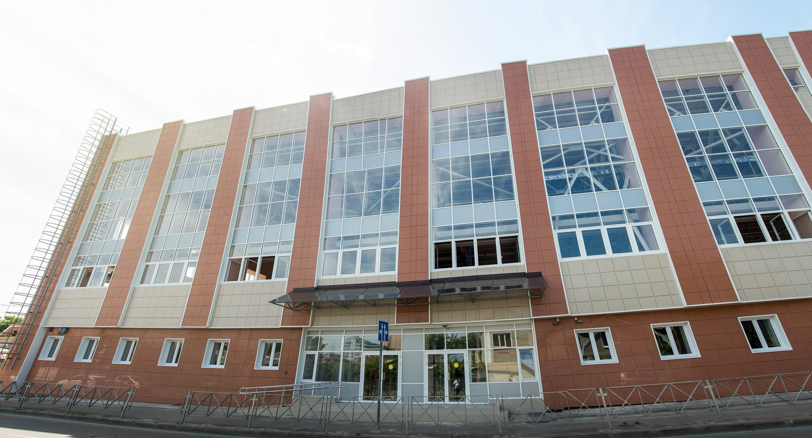 Легкоатлетический манеж