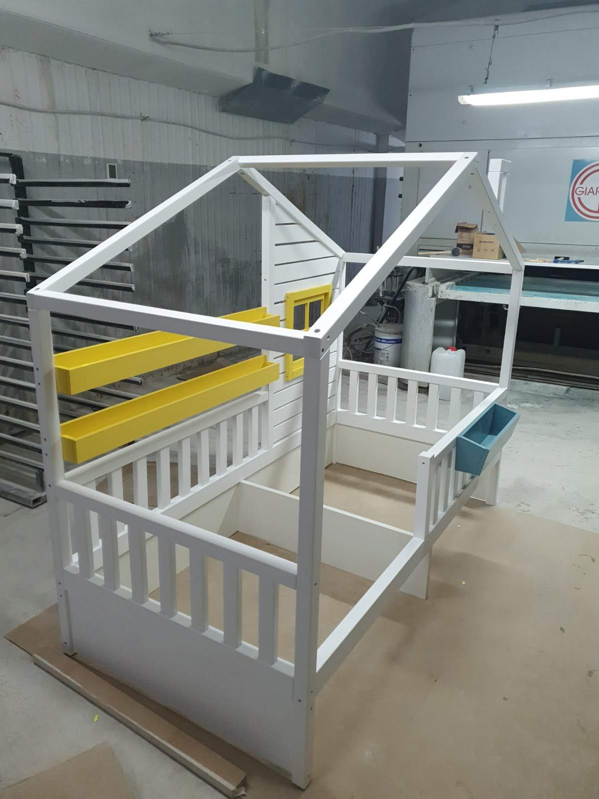 Детская кровать-домик "Билли" от фабрики "RuLes".