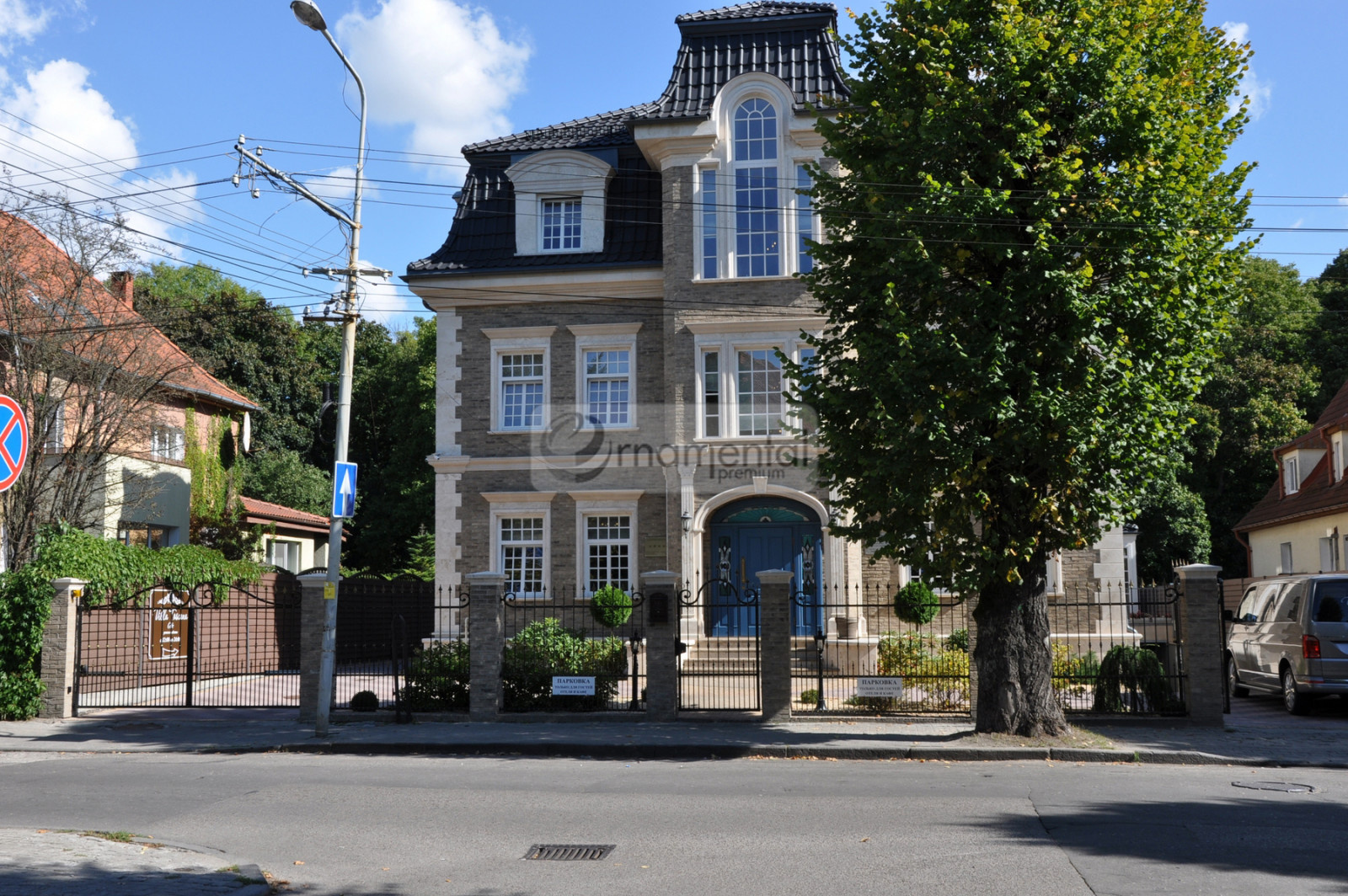 Кованное ограждение для частного дома