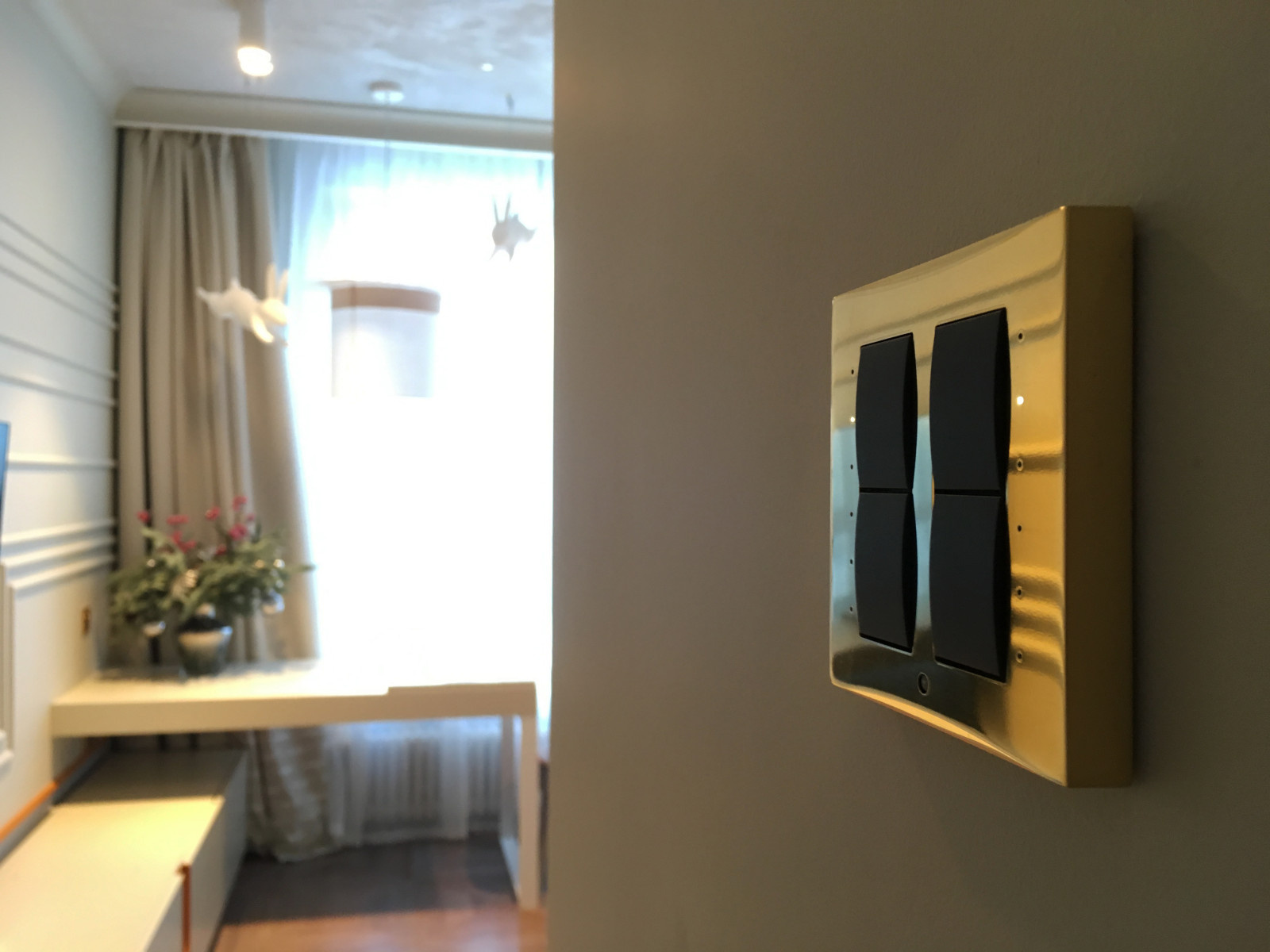 Панель управления светом и шторами