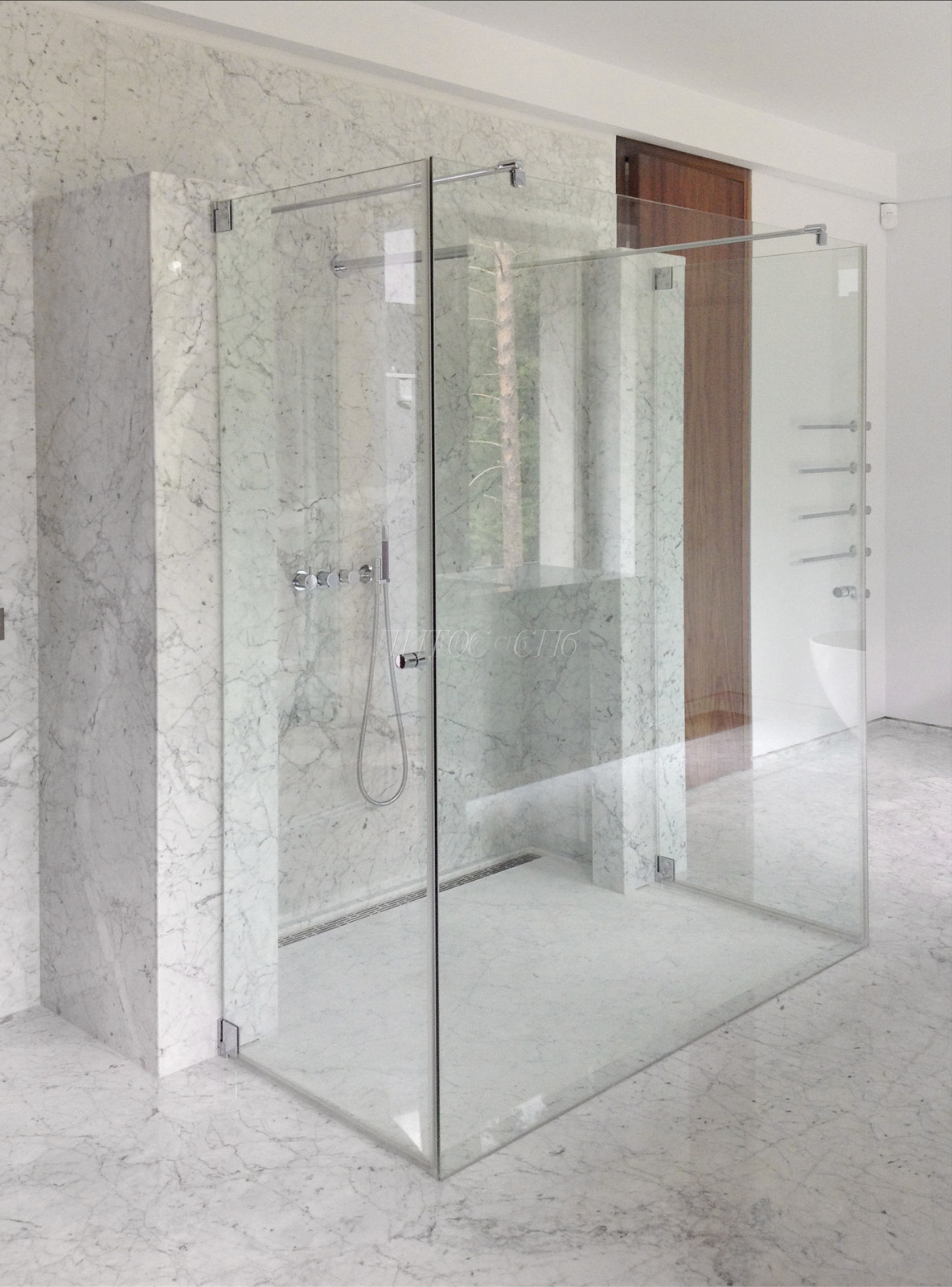 Ванная комната из мрамора Bianco Carrara