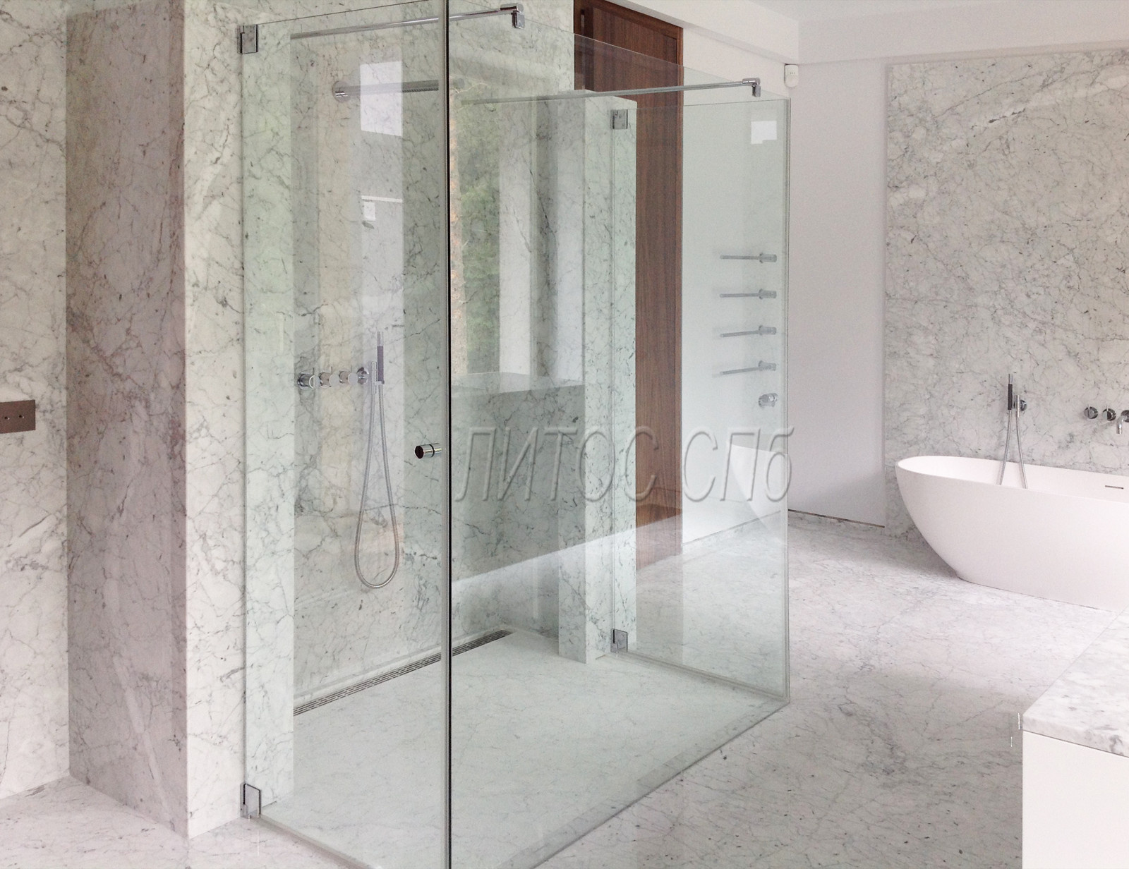 Ванная комната из мрамора Bianco Carrara