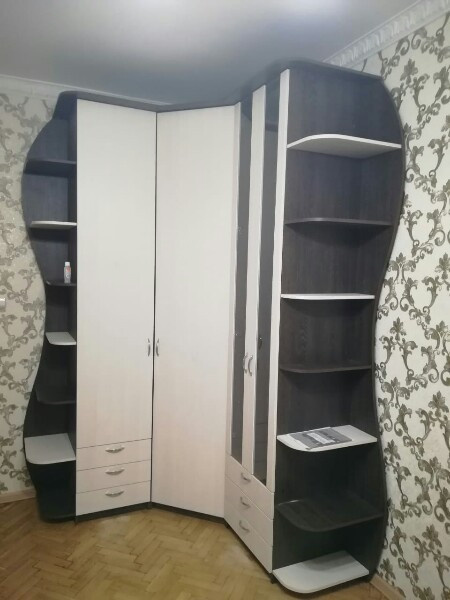 Шкафы и стеллажи