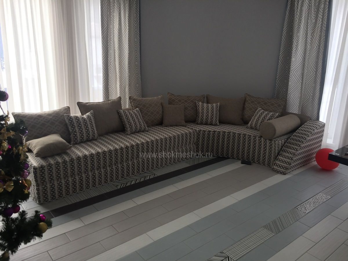 Модульный эркерный диван