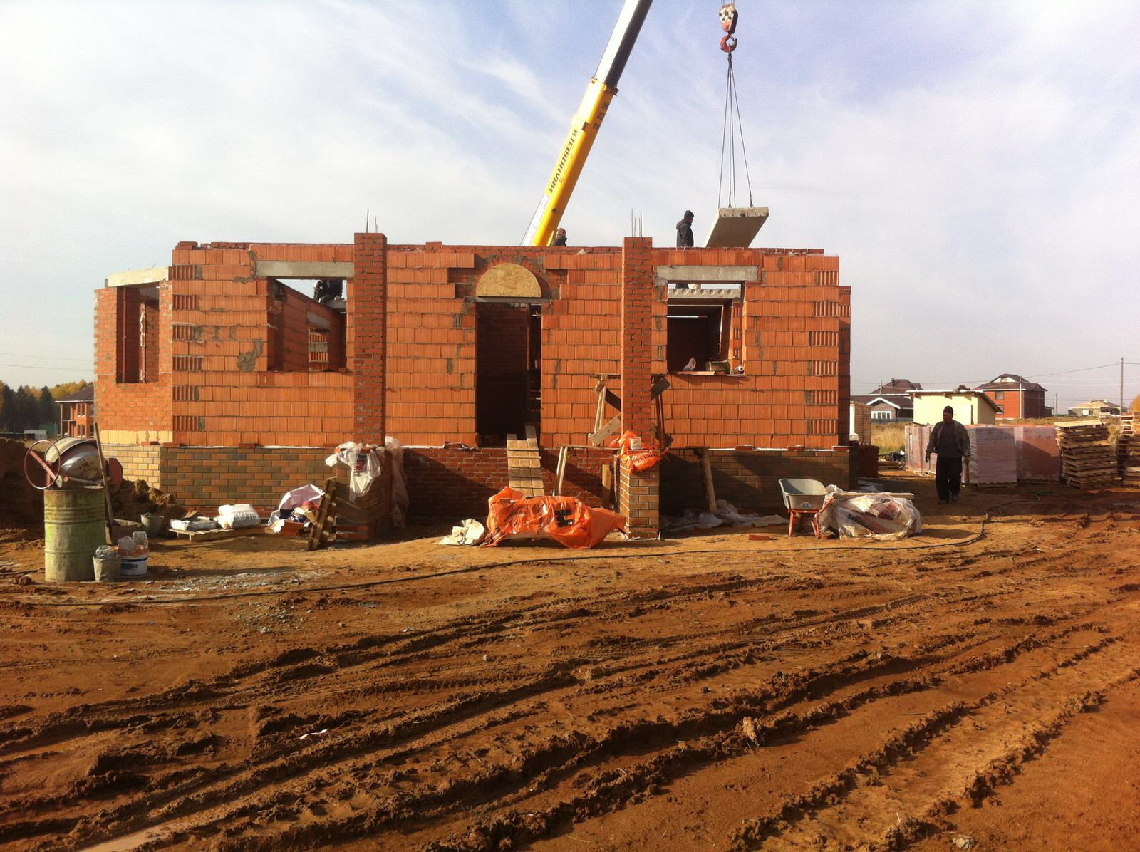 Строительство загородного по индивидуальному проекту.