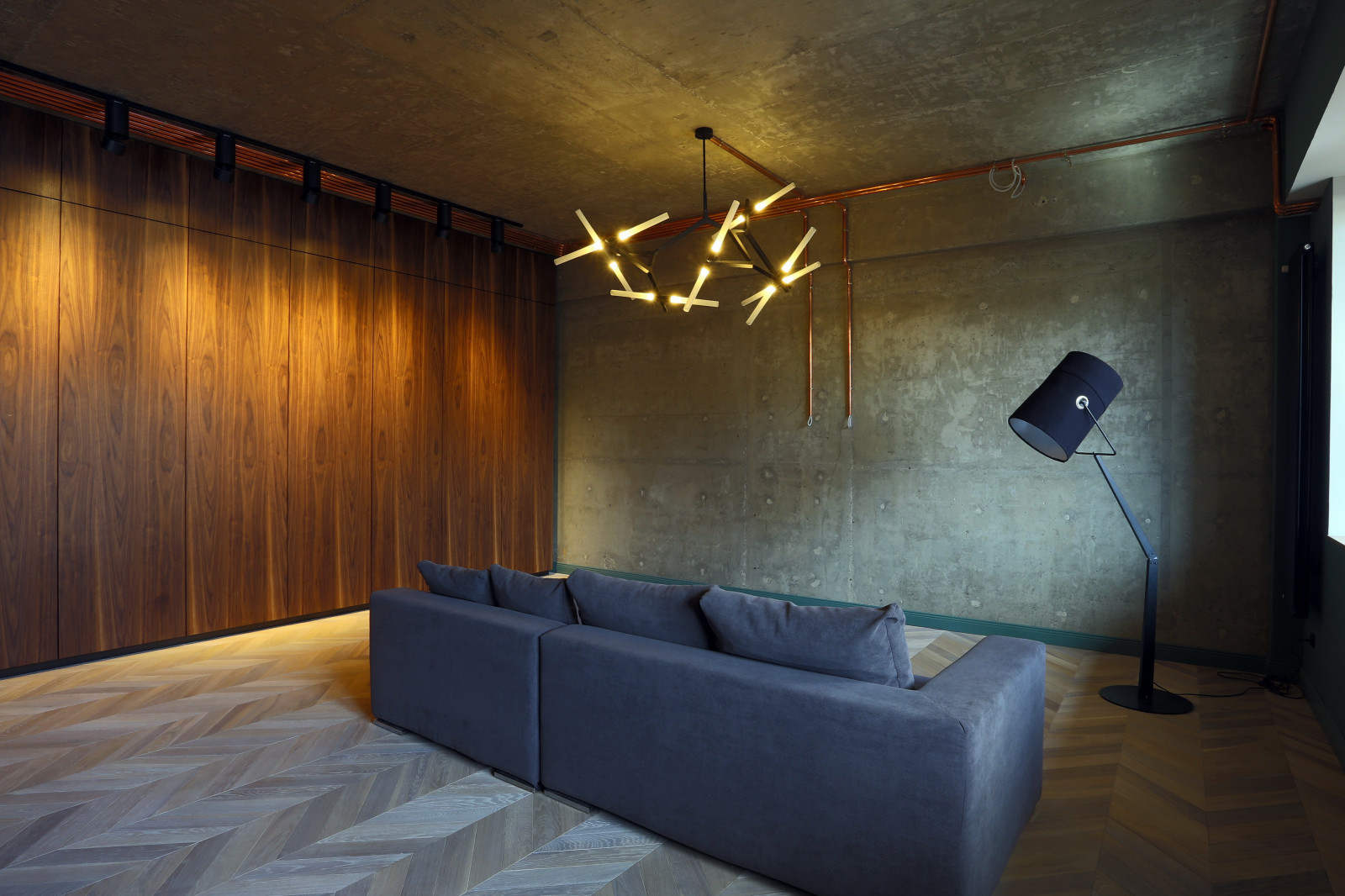 Дубовый паркет "французская елочка" под белым маслом в стиле лофт