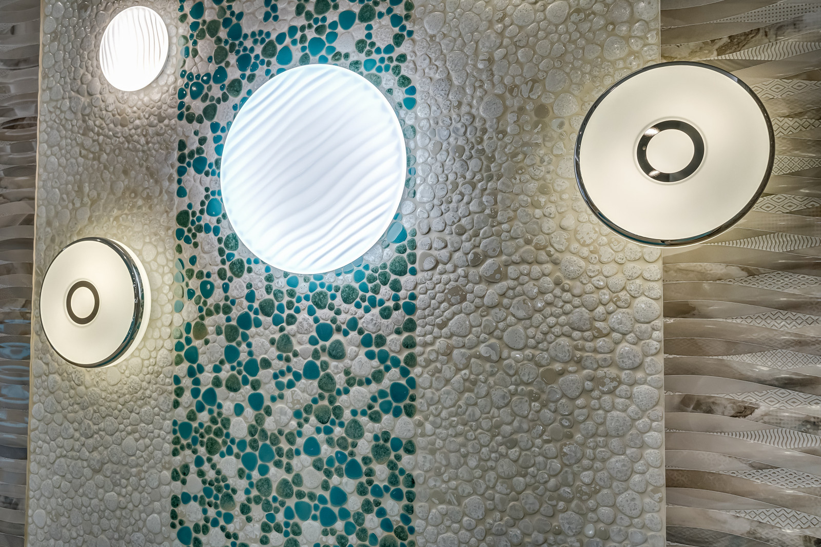 Интерьер с бассейном