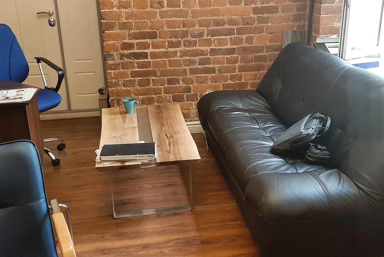 Мебель из слэбов и эпоксидной смолы.