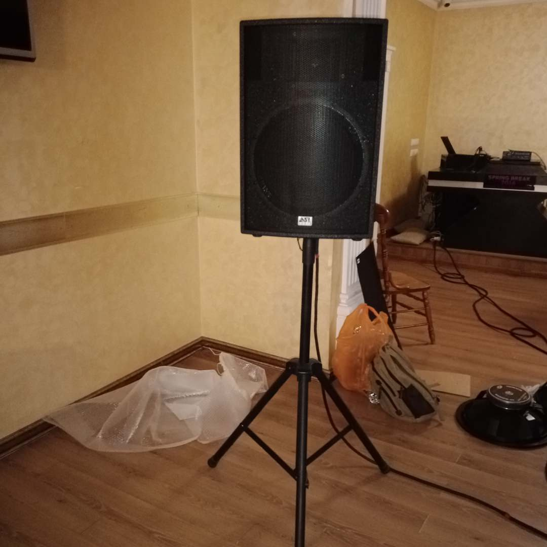 Обложка проекта: Акустика в зал