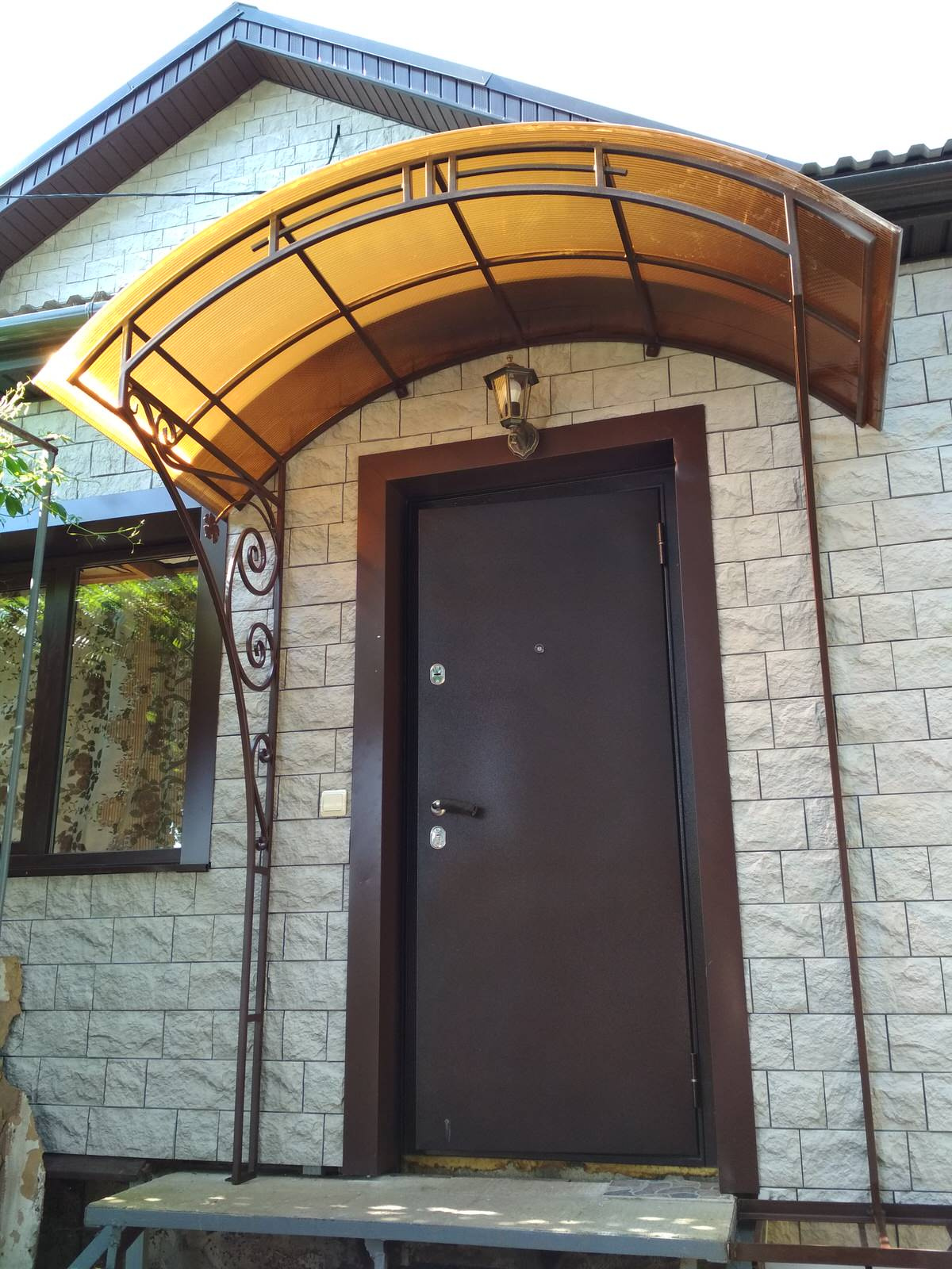 Обложка проекта: Маленький козырёк на дачу