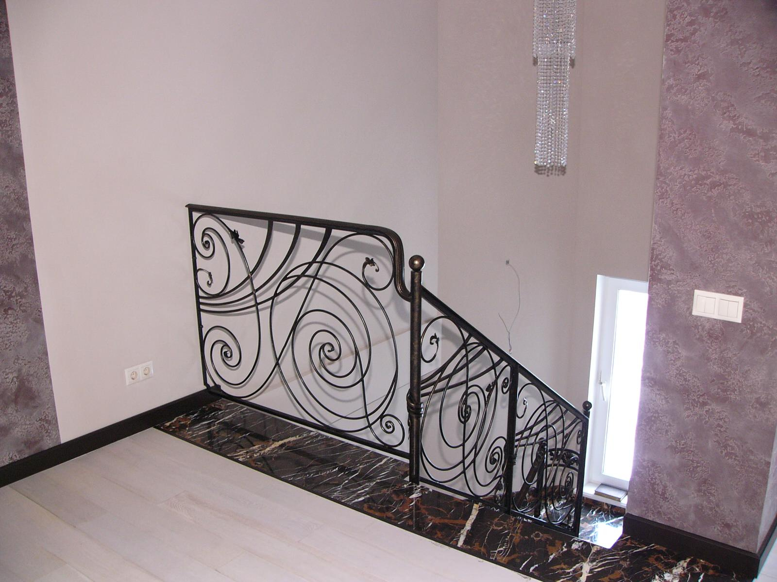 Кованые перила и ограждения лестниц