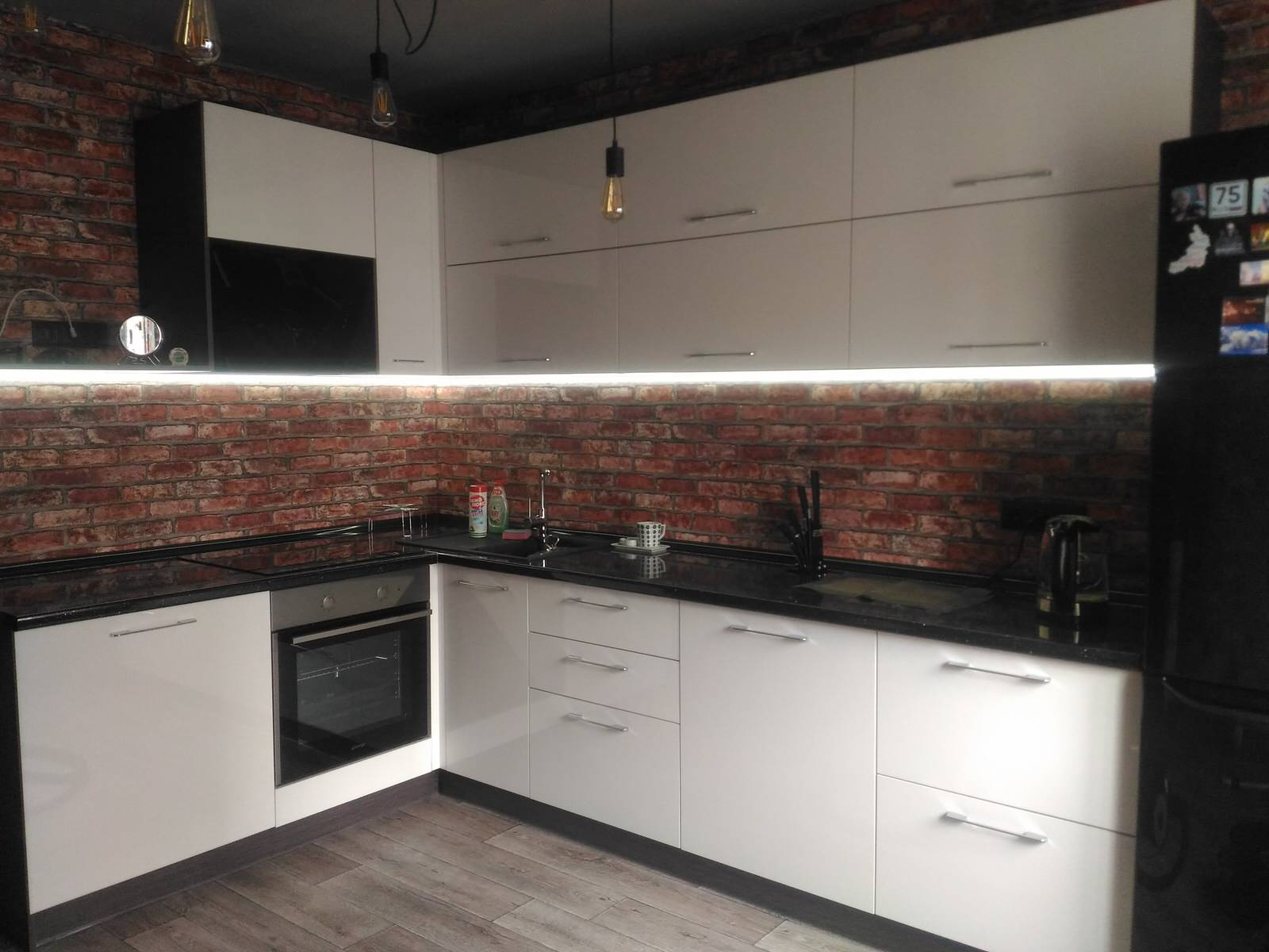 Белый глянец