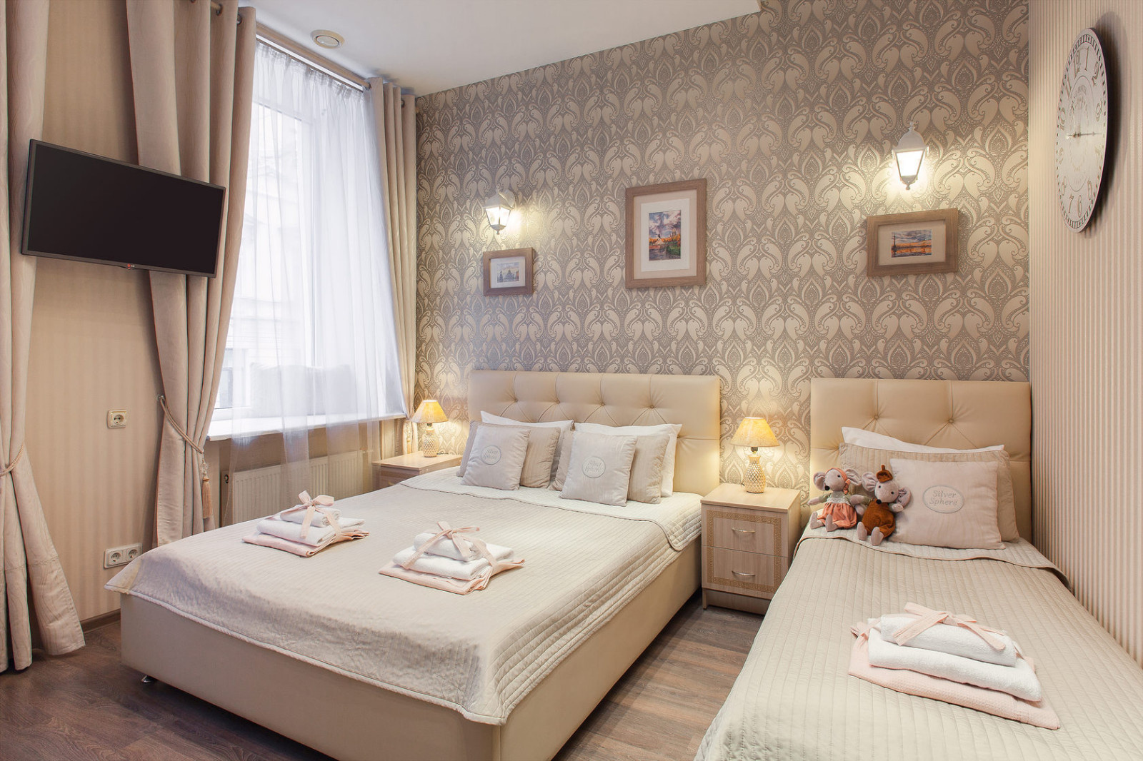 Hotel "Silver Sphere" — интерьеры номера гостиницы