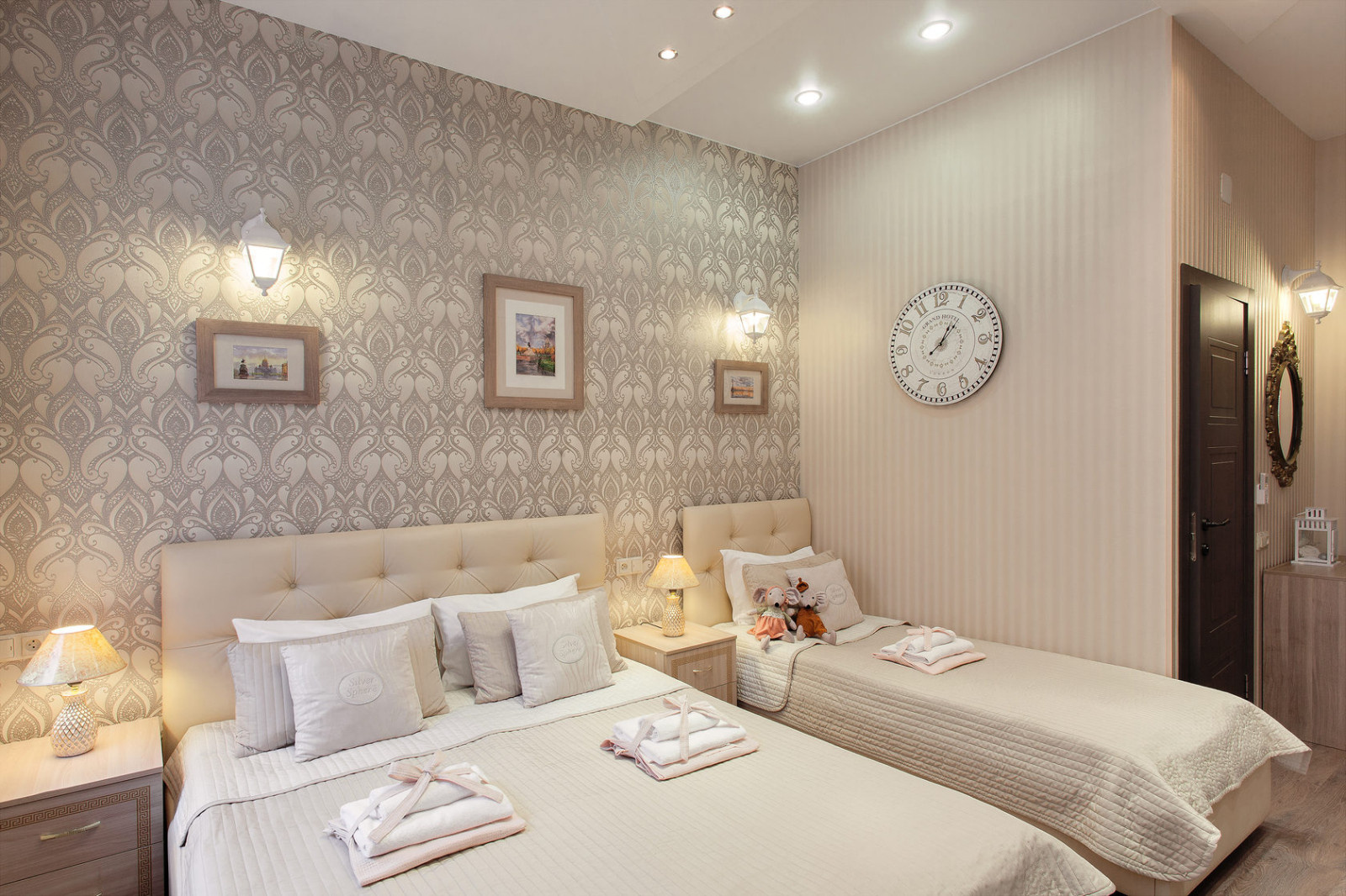 Hotel "Silver Sphere" — интерьеры номера гостиницы