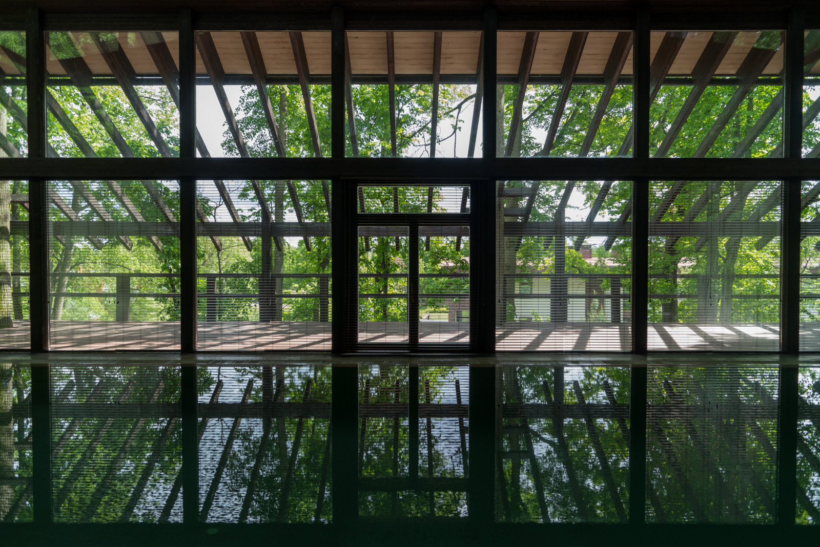 Интерьер и экстерьер загородного комплекса