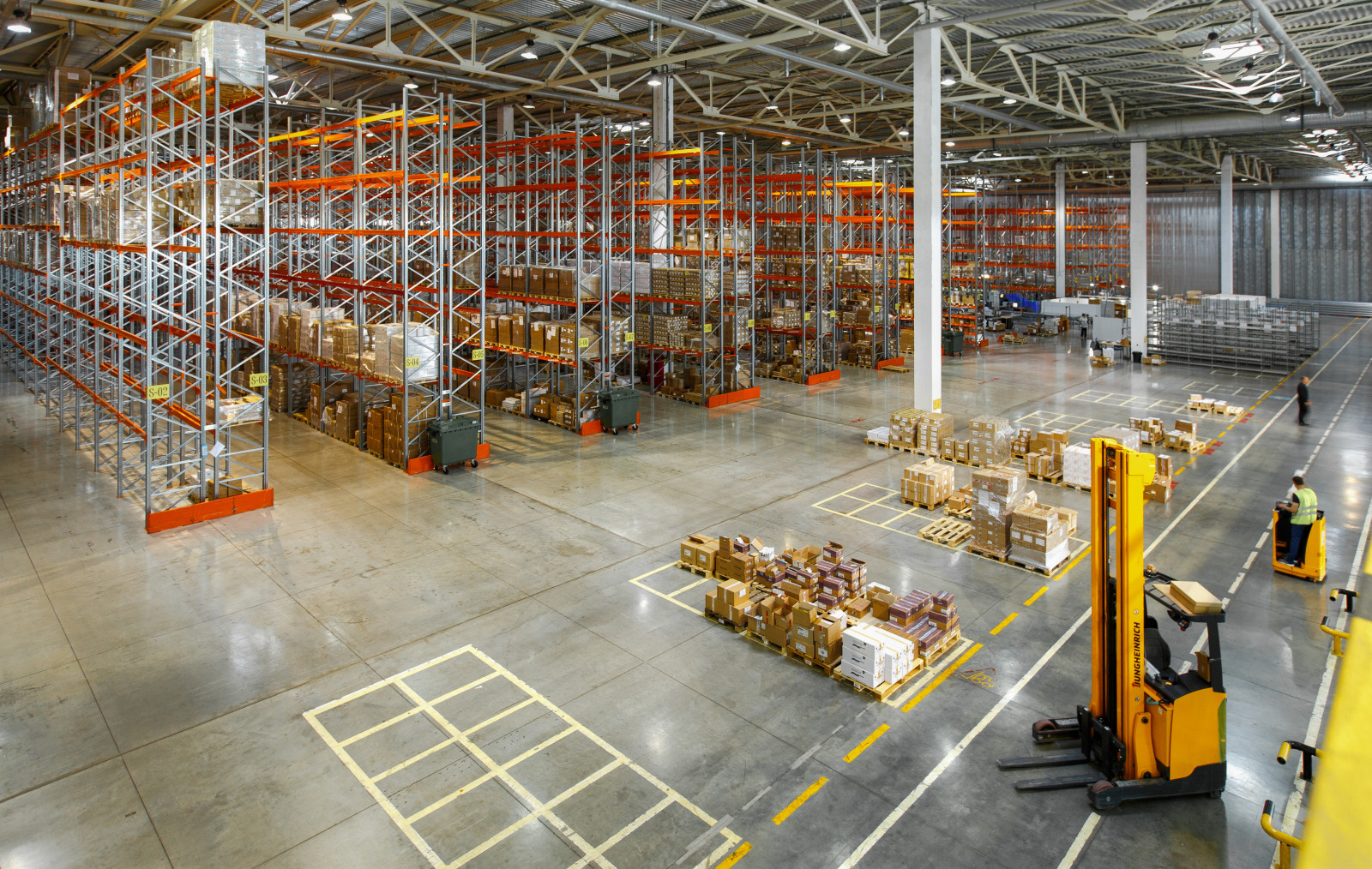 Интерьер и экстерьер склада