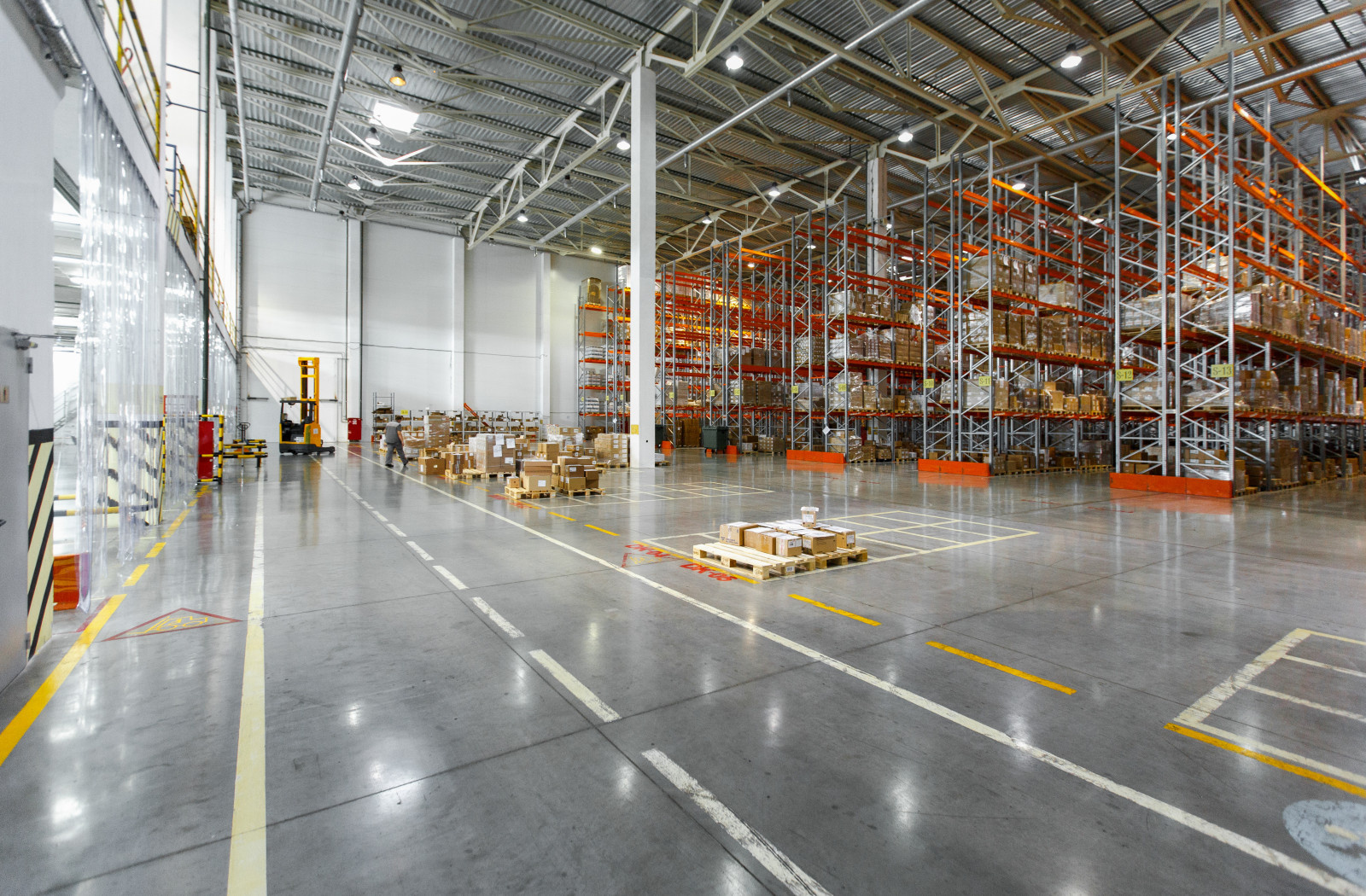 Интерьер и экстерьер склада