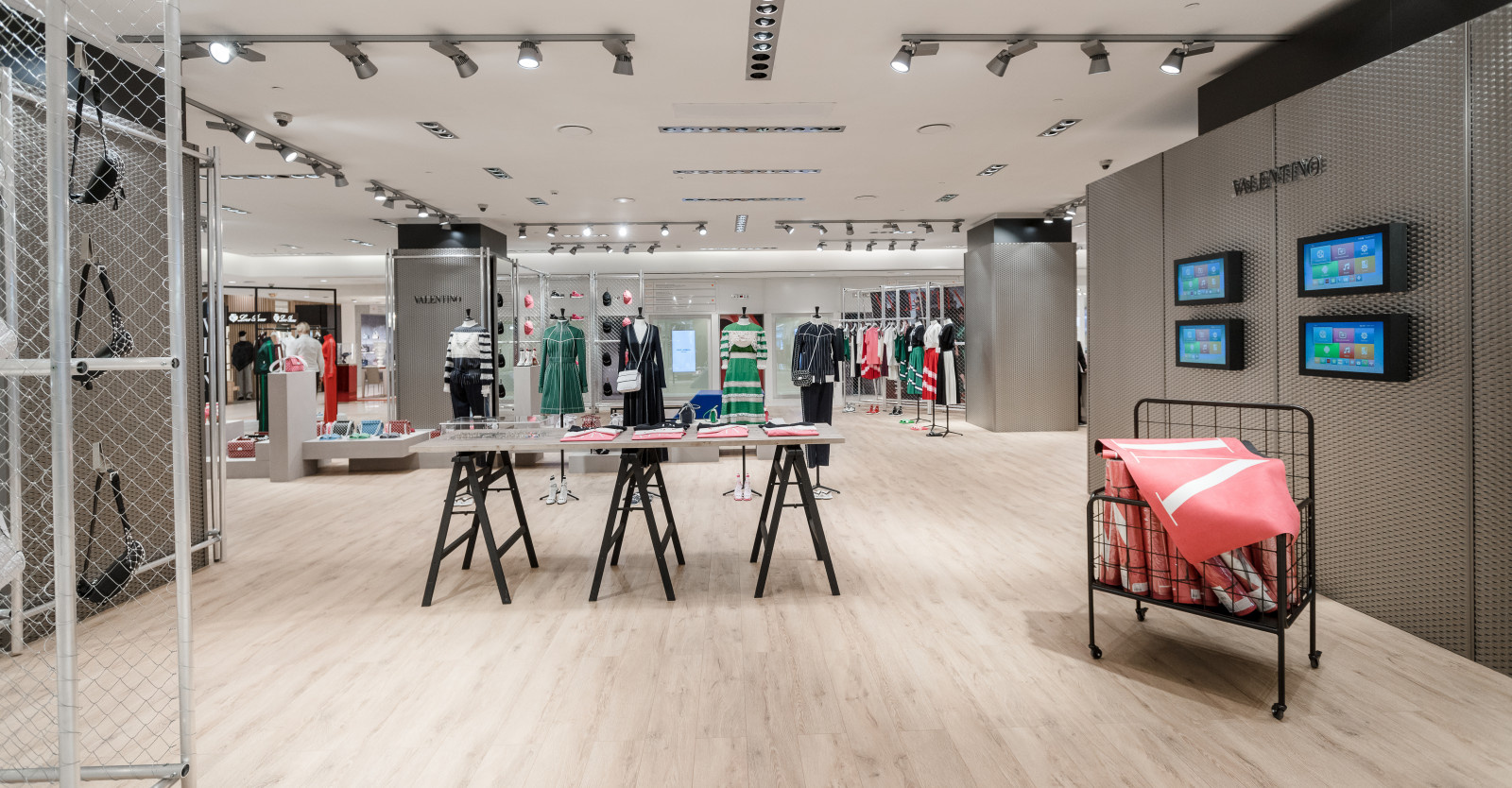 Бутик Valentino