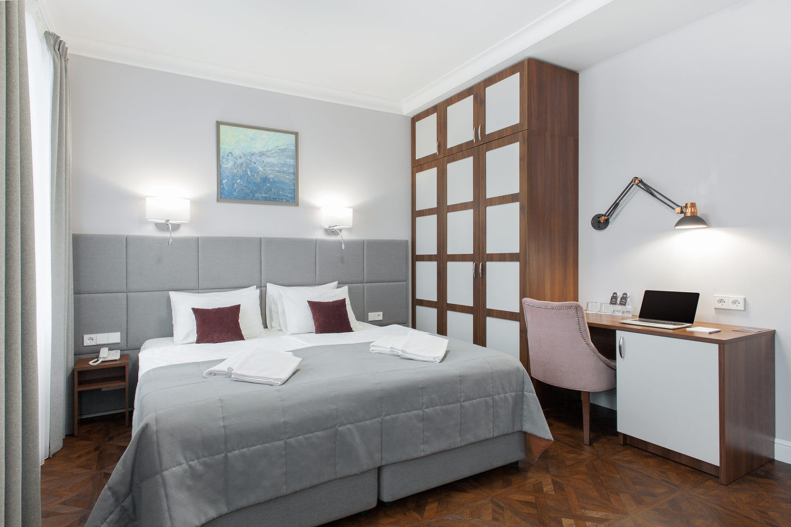 Velvet Hotel — интерьеры номера гостиницы