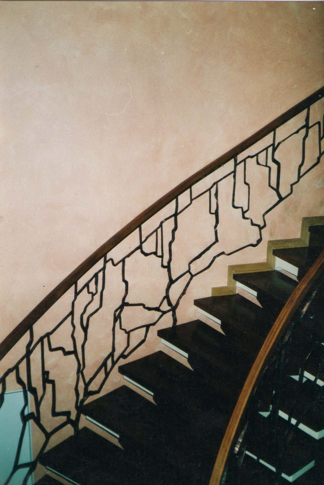 Битое стекло или кому как