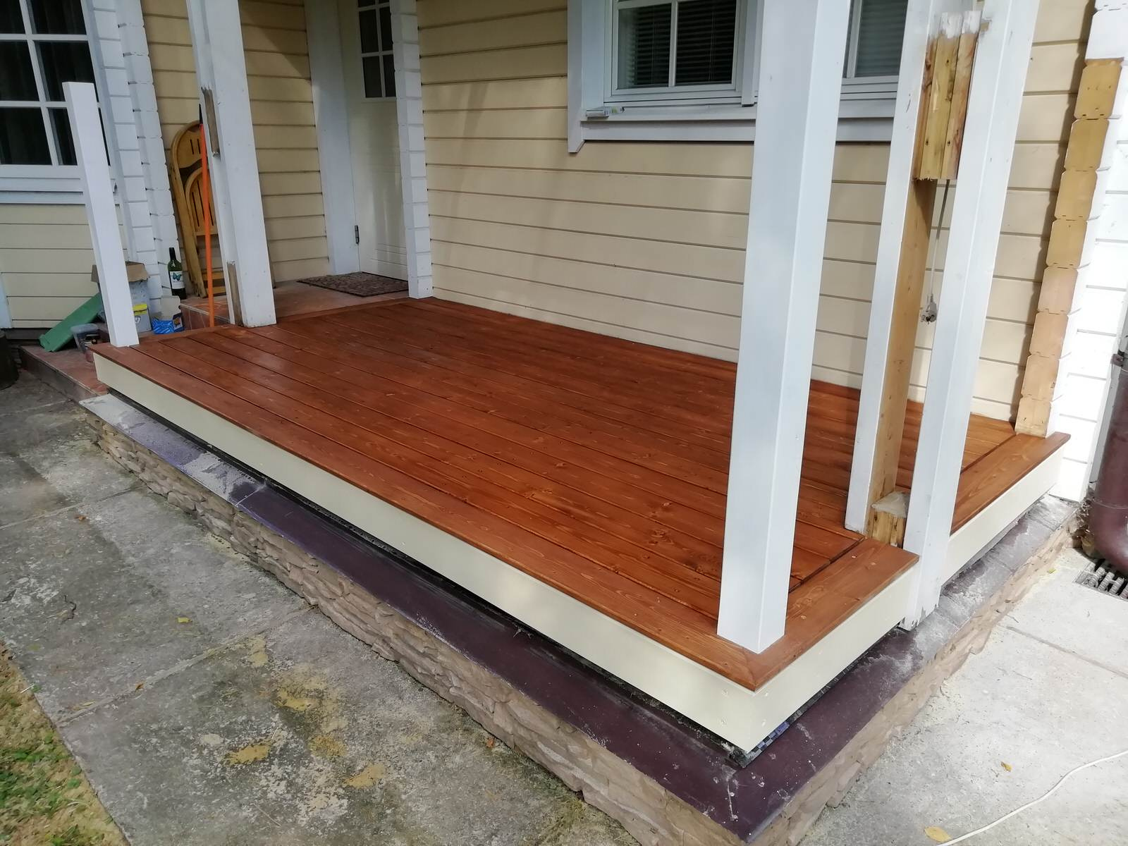 Небольшая реконструкция террасы с ограждениями, в Репино