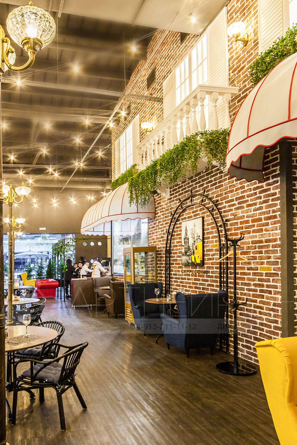 Реализованный дизайн интерьера ресторана Cappuccino  в Барнауле