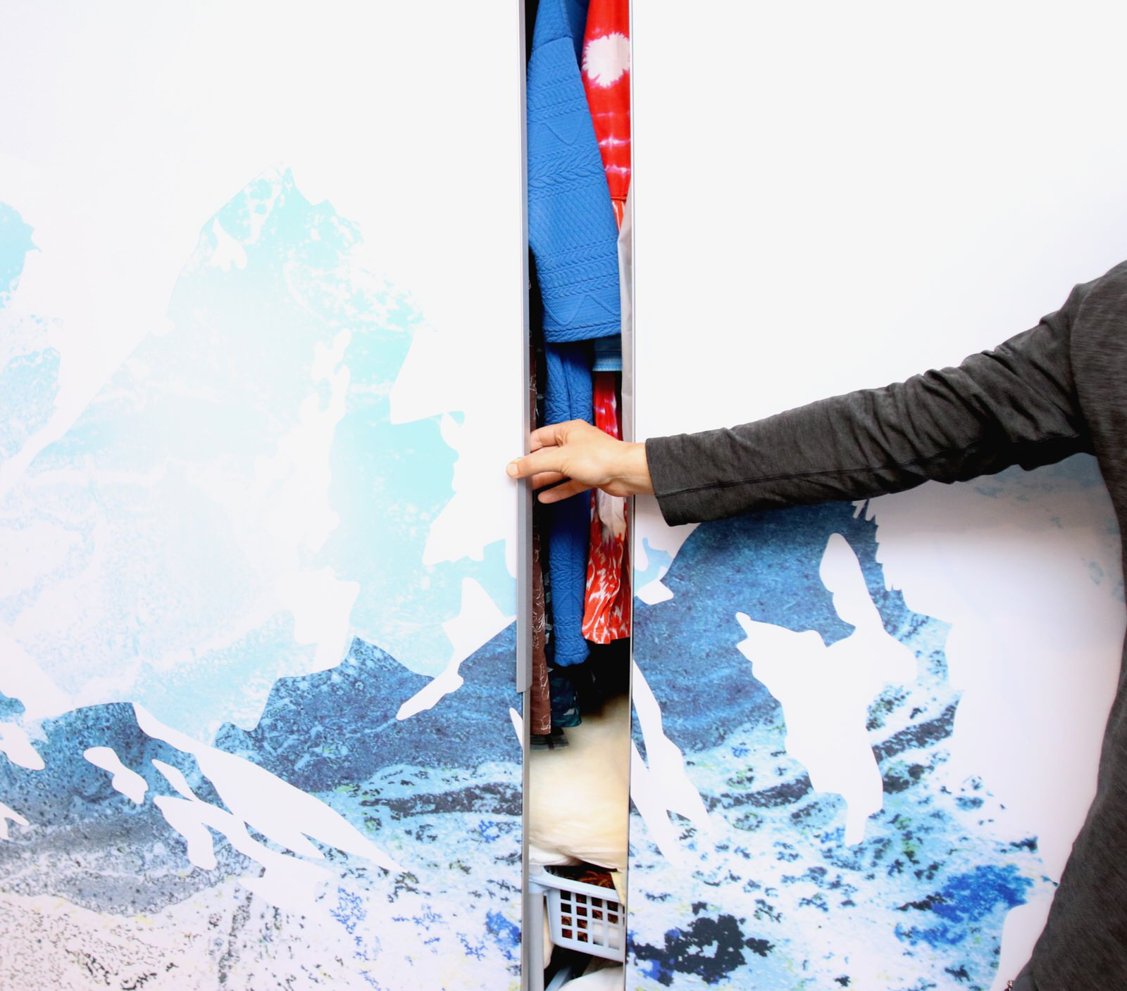 Текстильные двери-купе для встроенного шкафа 3,3х2,6м