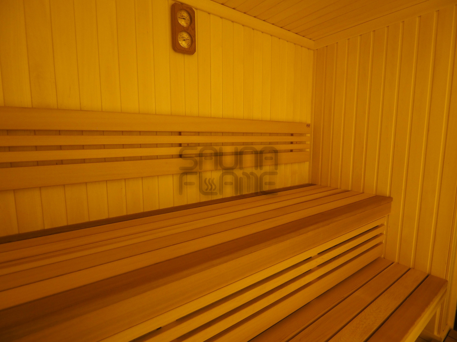 Сауна с соляной стеной