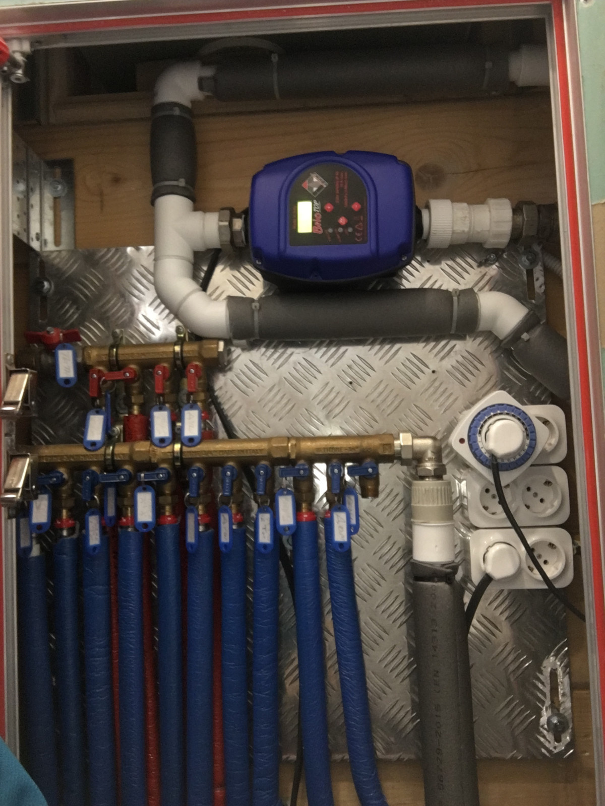 Обложка проекта: Ванная комната в деревянном доме