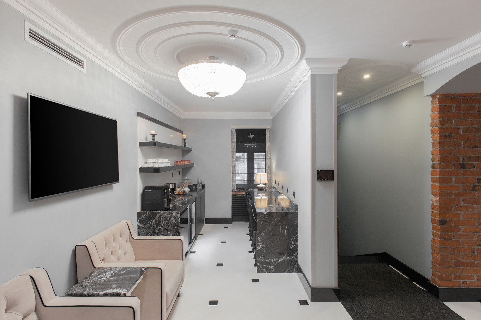 Отель Meltzer — интерьеры лобби и зоны завтраков