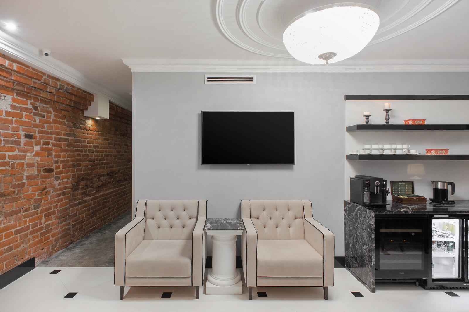 Отель Meltzer — интерьеры лобби и зоны завтраков