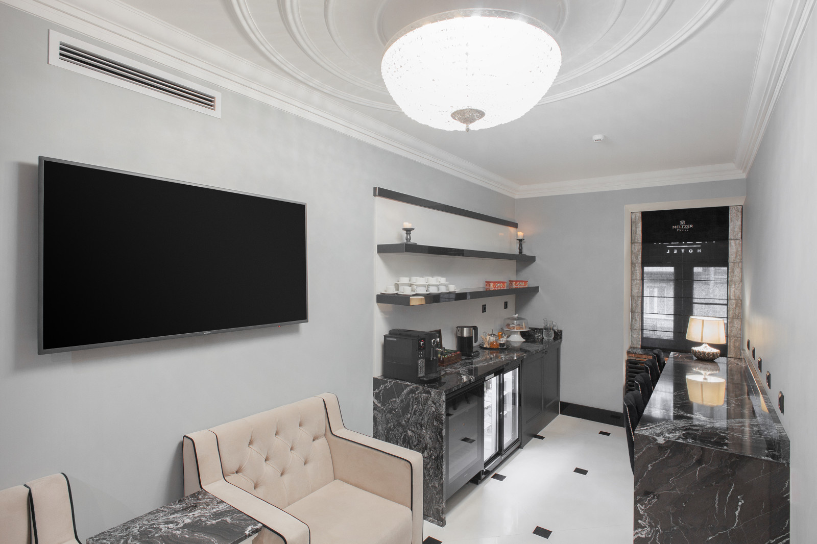 Отель Meltzer — интерьеры лобби и зоны завтраков