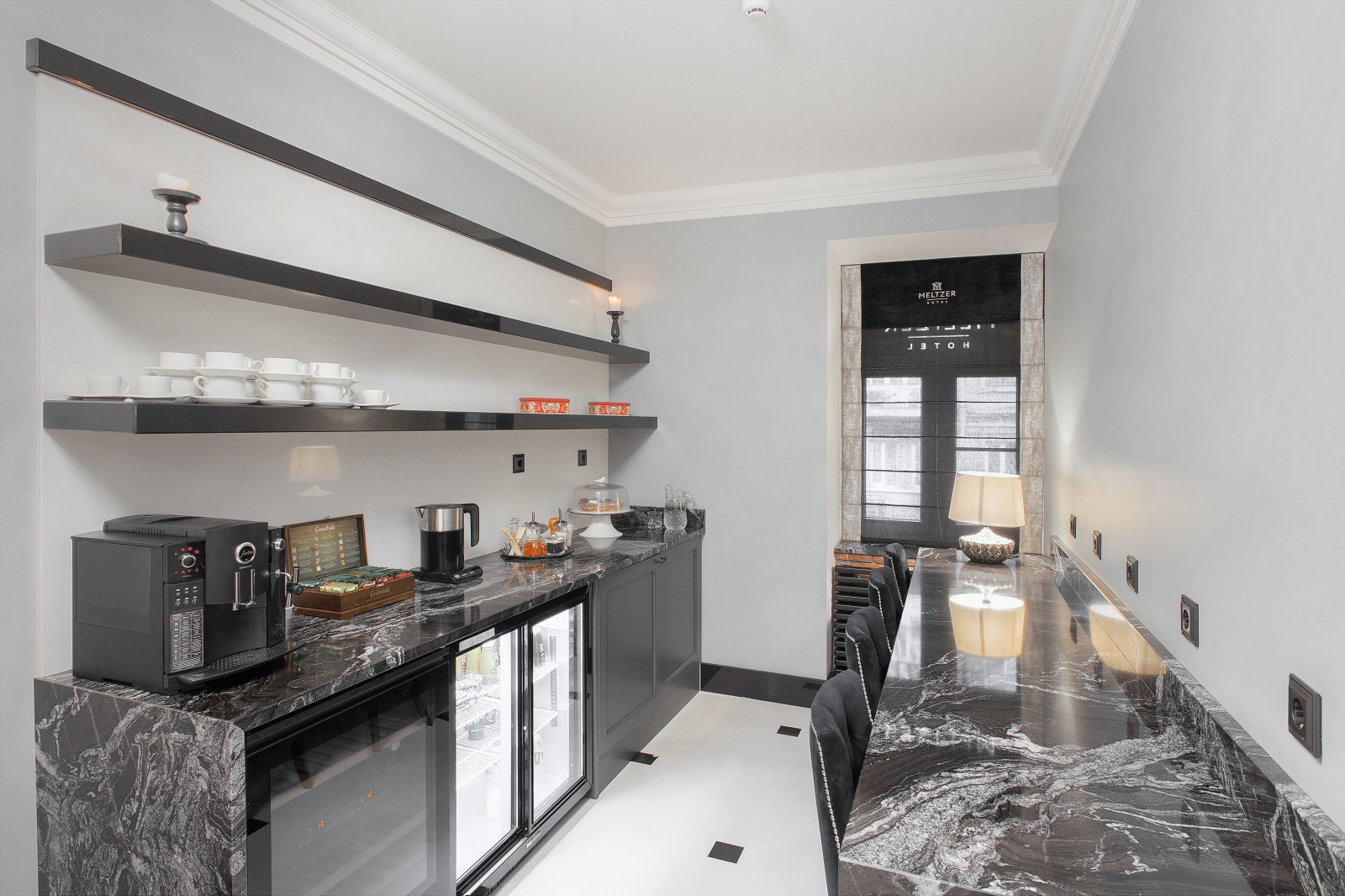 Отель Meltzer — интерьеры лобби и зоны завтраков