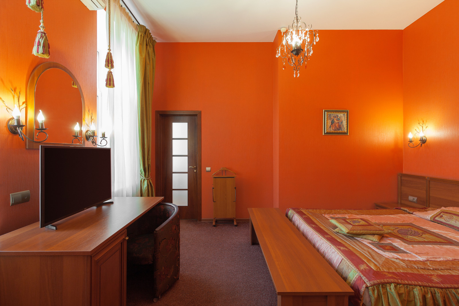 Отель Macro Polo — интерьеры номера Hennessy