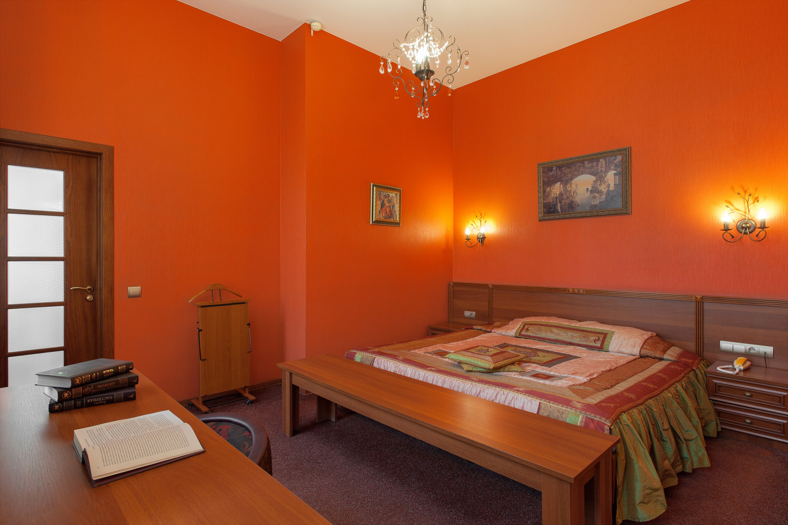 Отель Macro Polo — интерьеры номера Hennessy