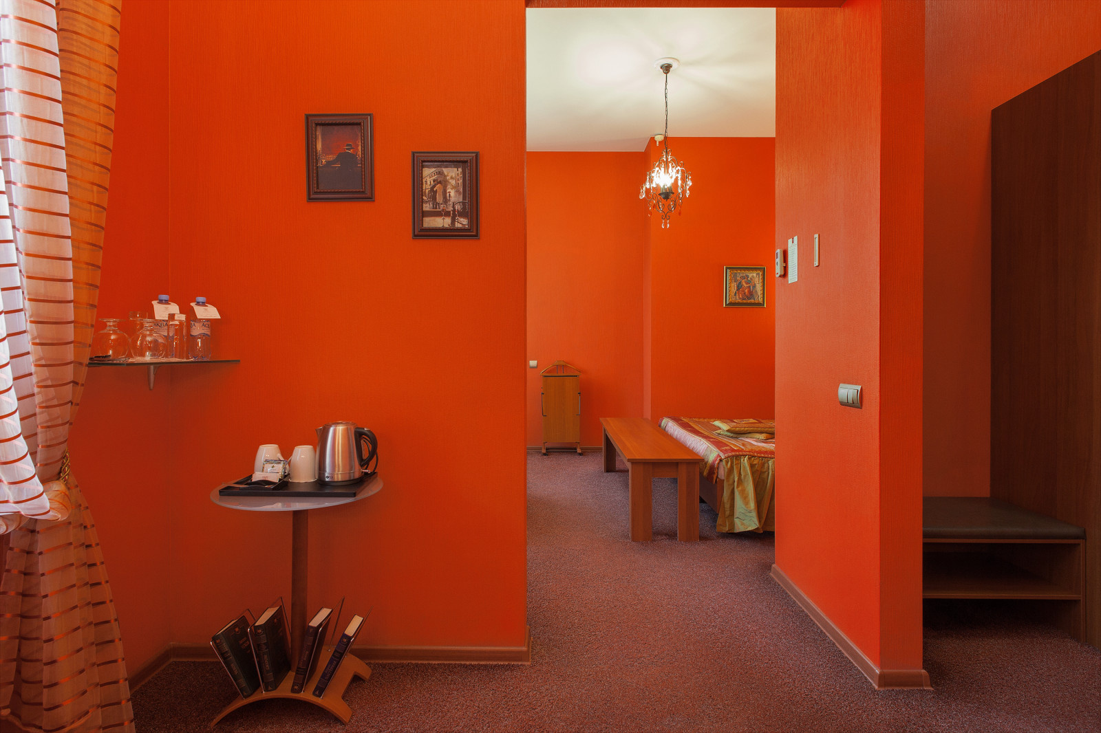 Отель Macro Polo — интерьеры номера Hennessy