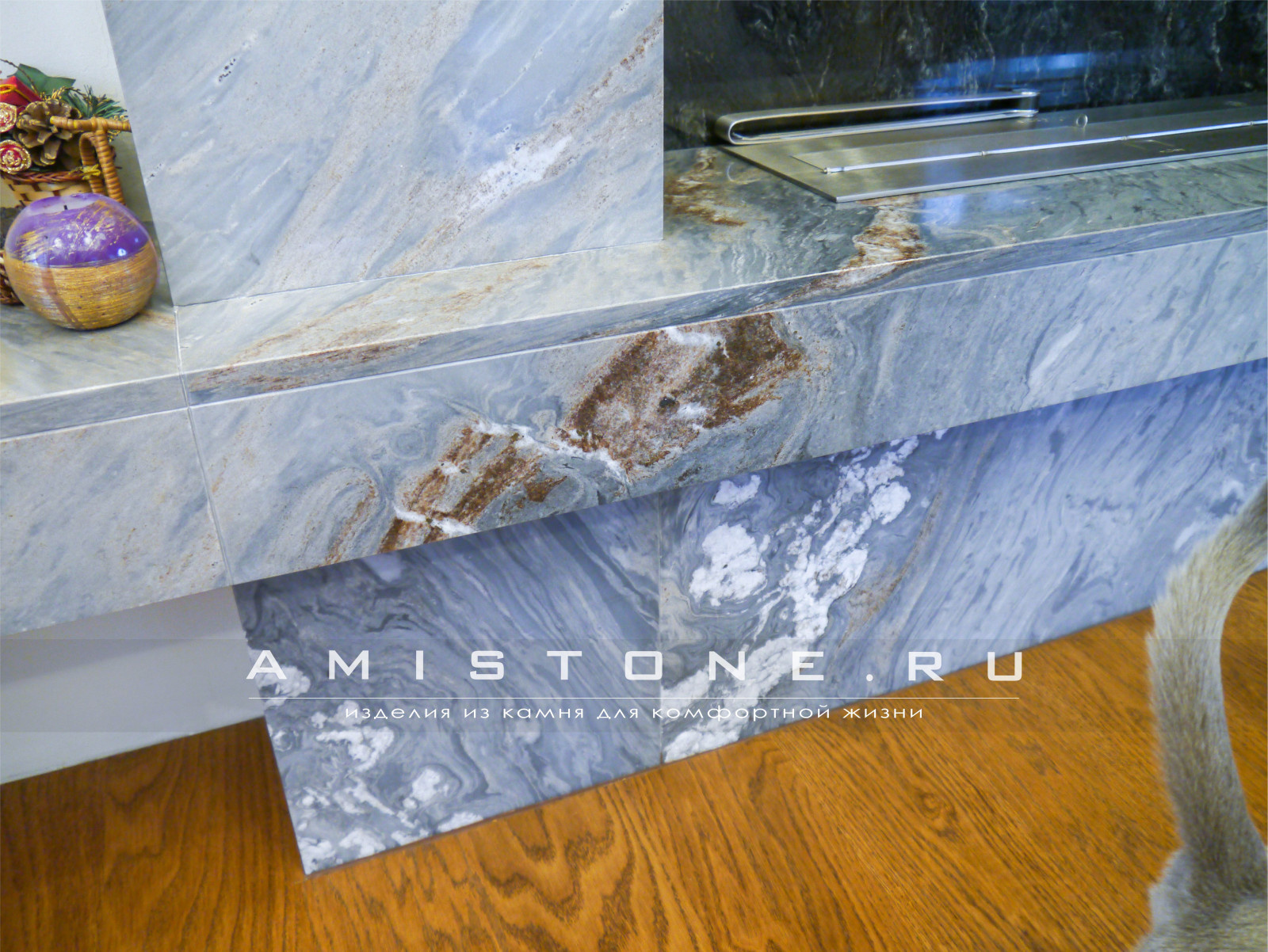 Биокамин из мрамора Palissandro Blue
