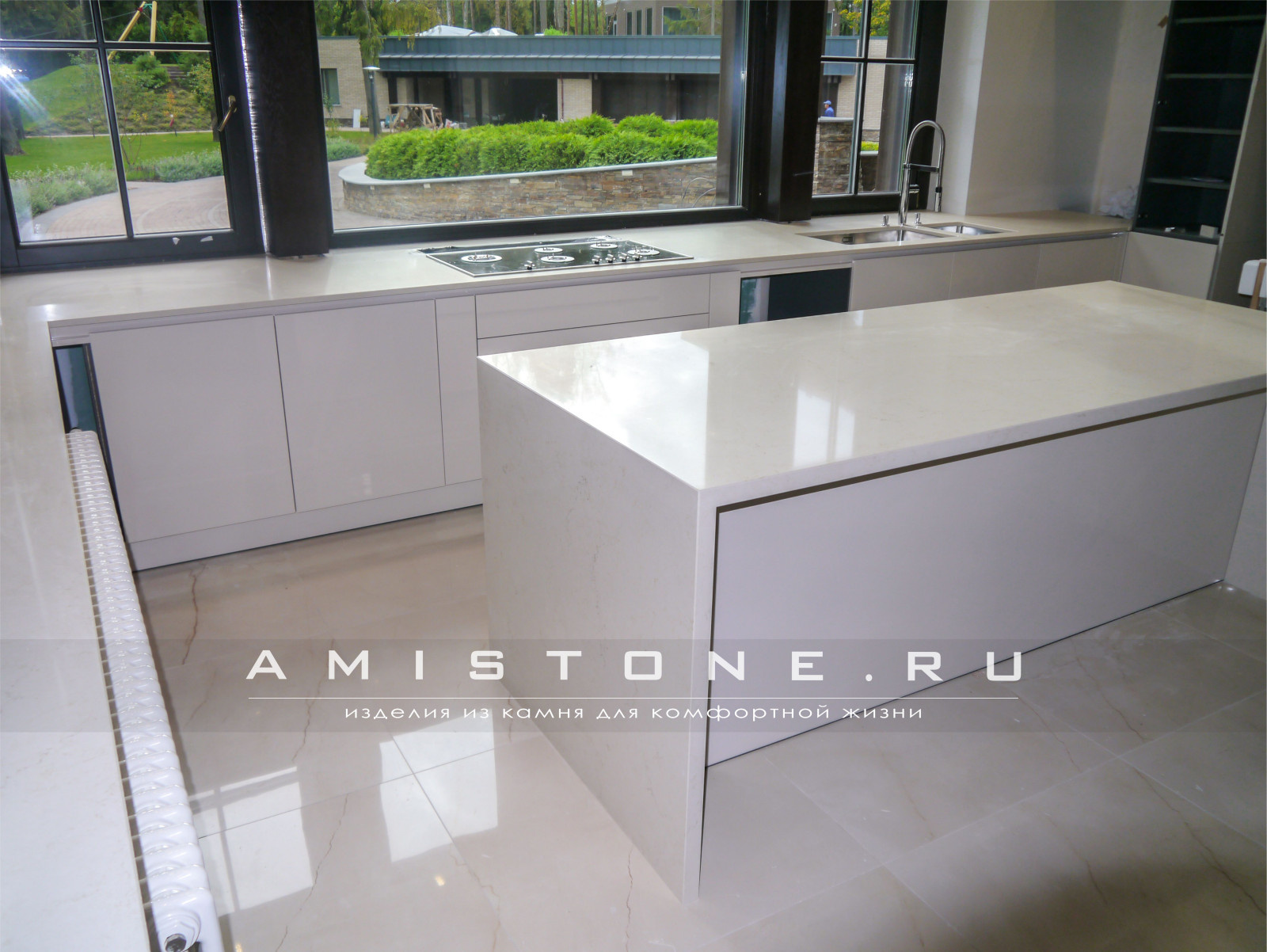 Кухонная столешница из кварца Caesarstone Dream Marfil
