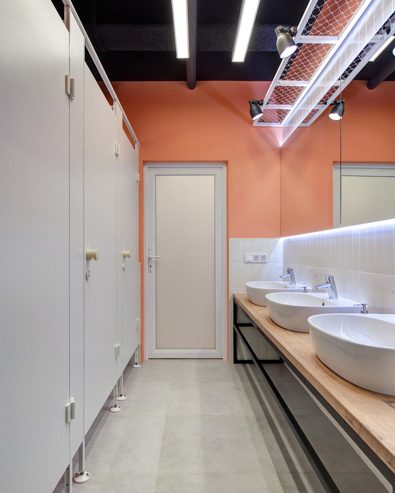 Женский сан узел