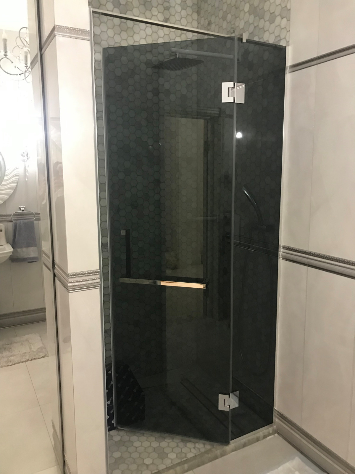 Душевые из стекла grey в Екатеринбурге