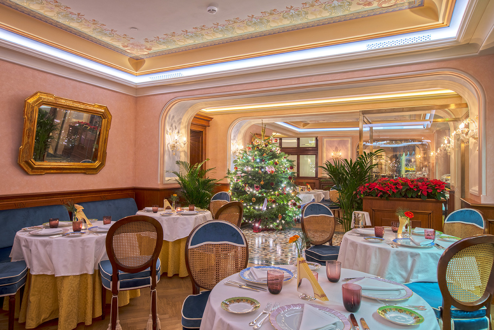 Роспись в ресторане