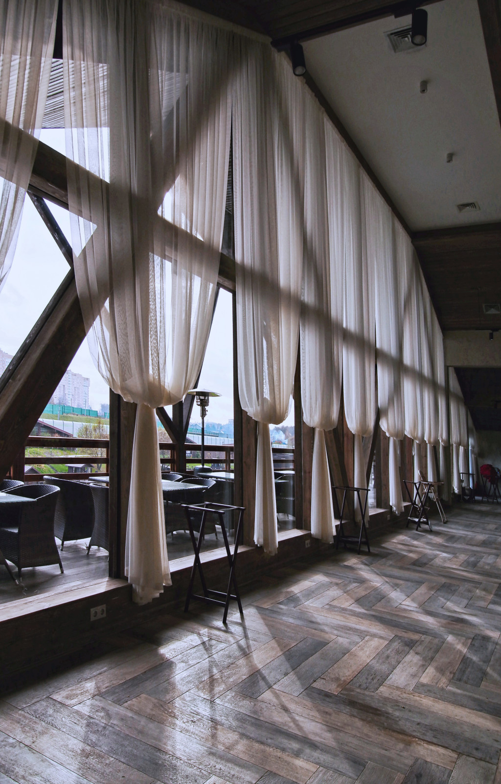 Ресторан в современном стиле. Отделочные работы.